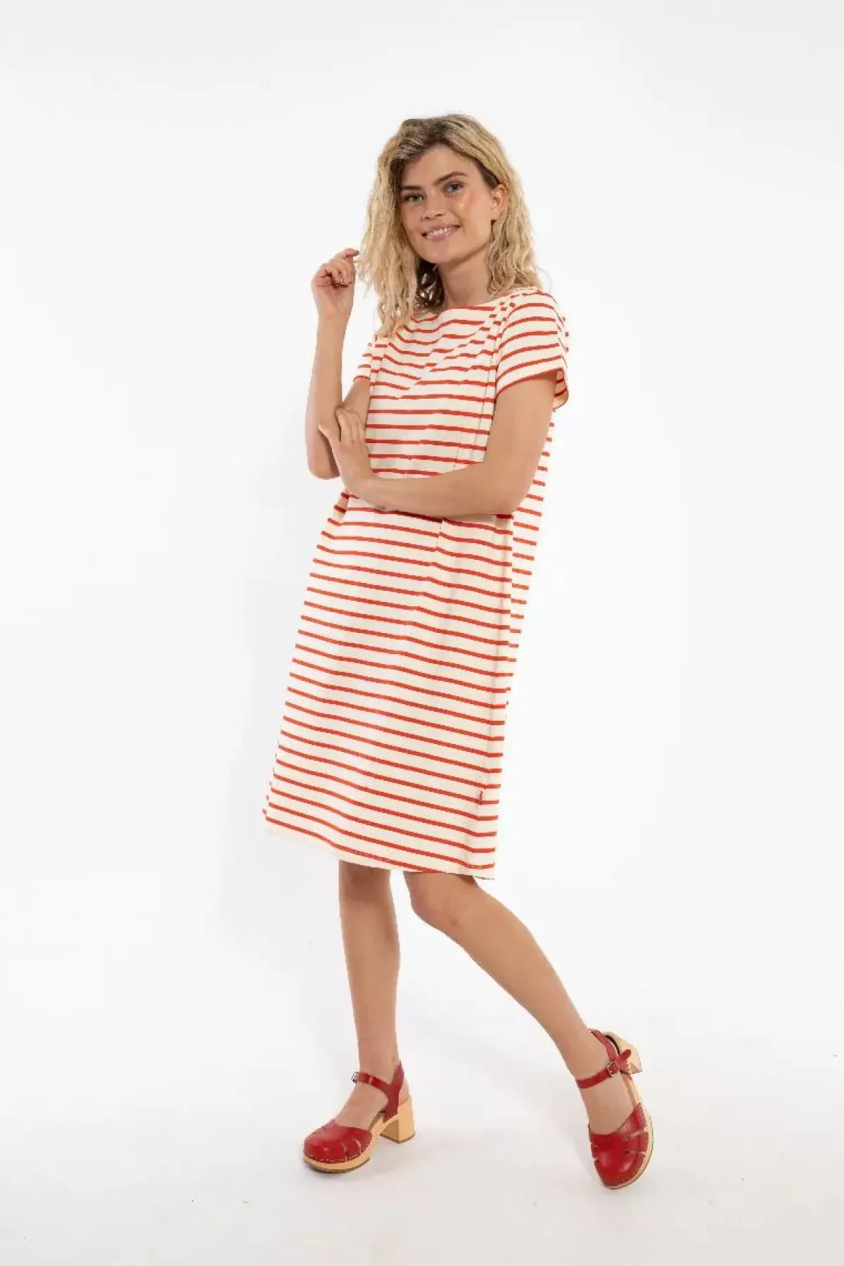 Danefæ Kleider>Danedomingo Heavy Cotton Dress Chalk/Bright Red