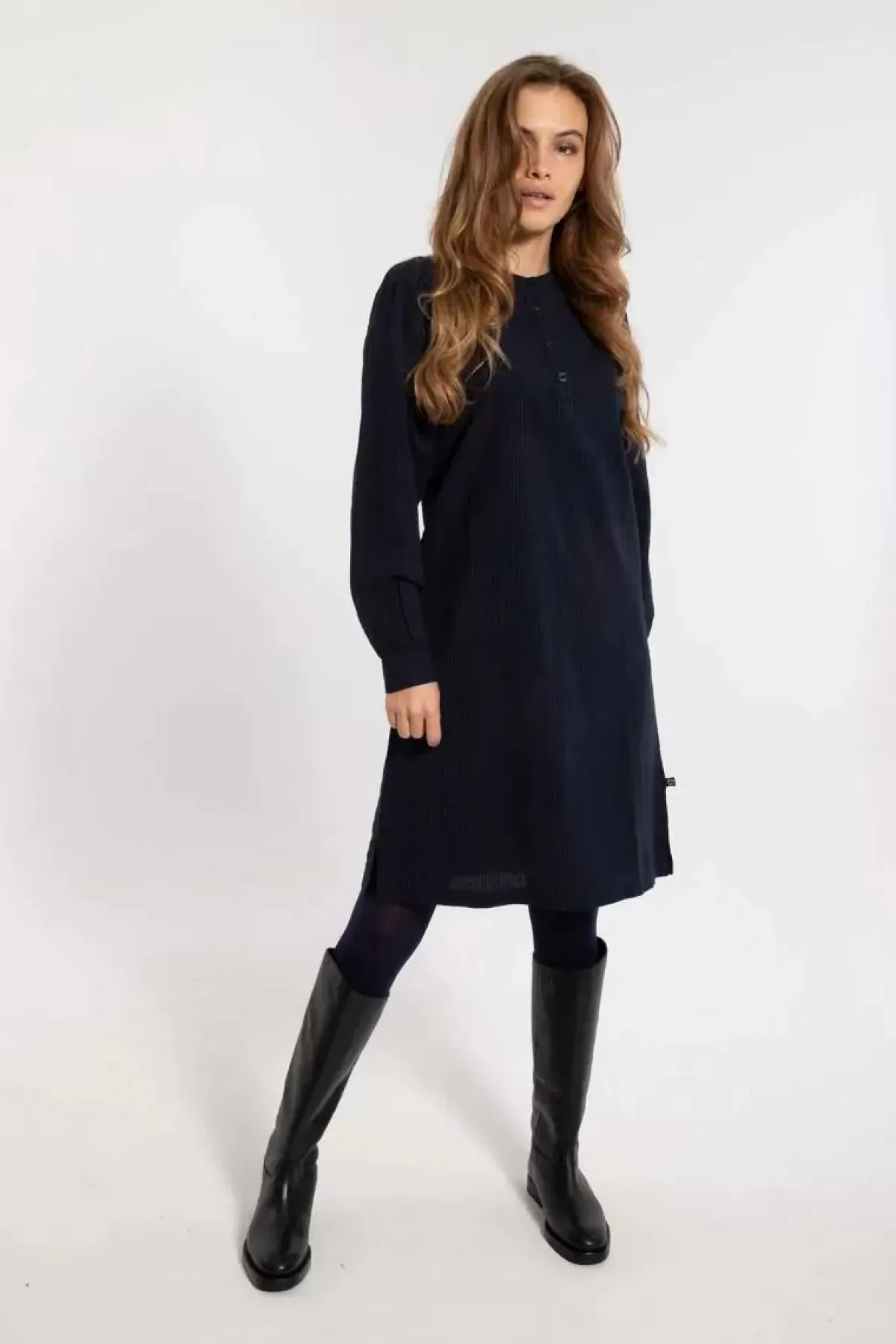 Danefæ Kleider>Danesocial Seersucker Dress Black/Marine