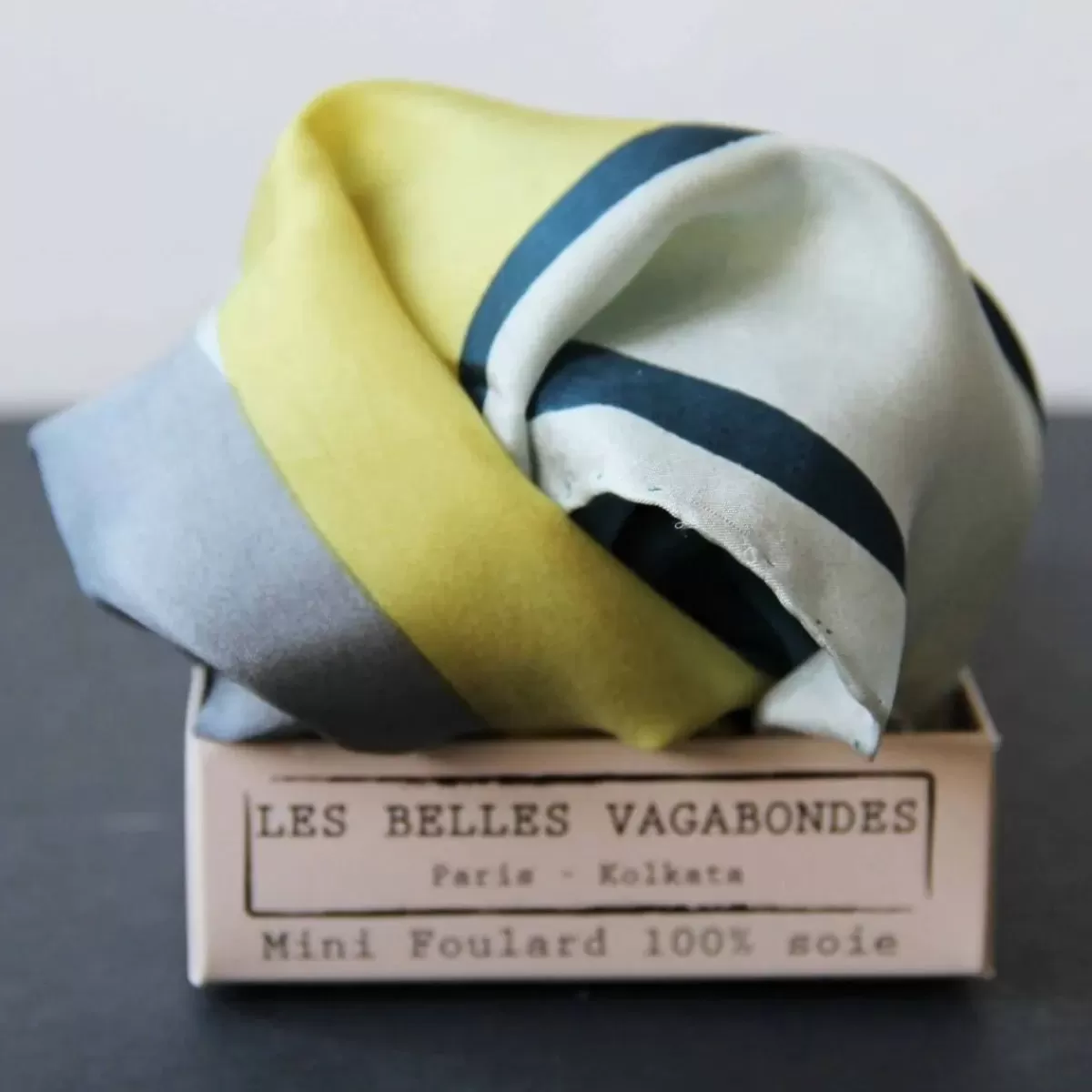 Danefæ Schals>Les Belles Vagabondes Mini Silk Scarf Expression Yellow