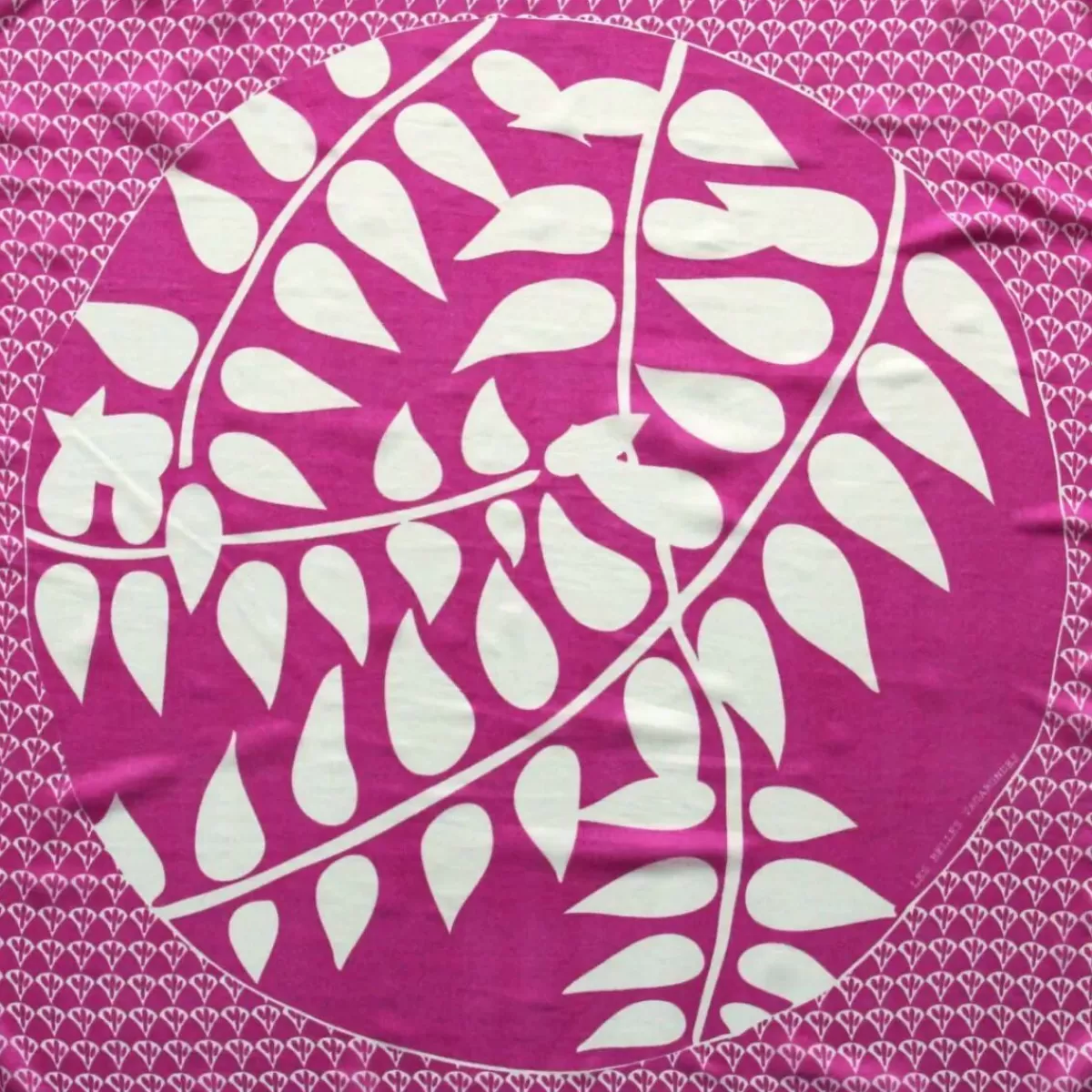 Danefæ Schals>Les Belles Vagabondes Mini Silk Scarf Ficus Fuchsia