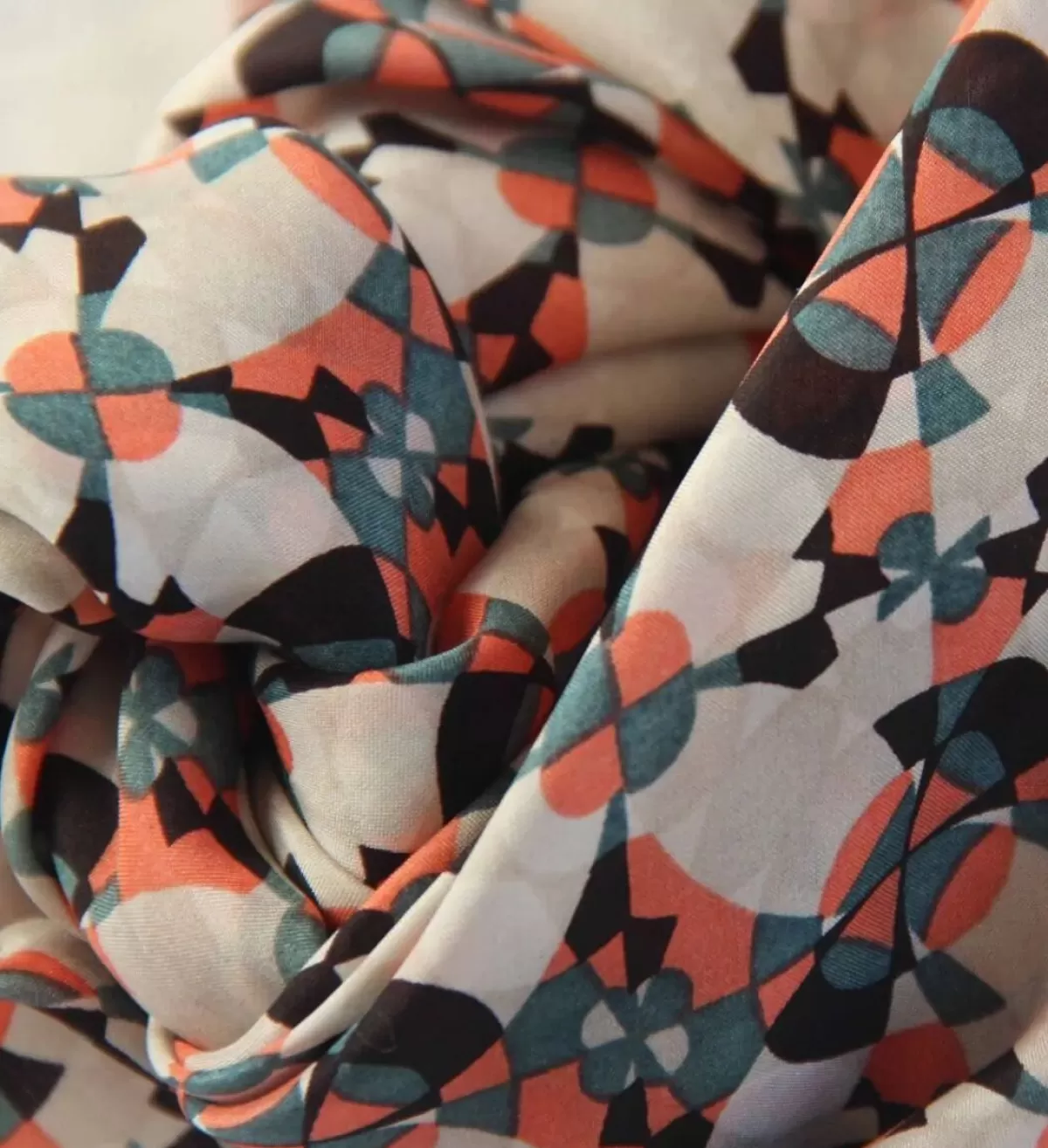 Danefæ Schals>Les Belles Vagabondes Mini Silk Scarf Kaleidoscope Orange